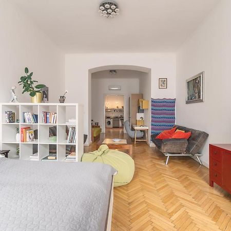 Bright & Spacious Loft With Basilica View Budapest Esterno foto